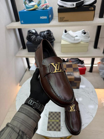 Louis Vuitton Premium Quality Loafers – Signature Edition D