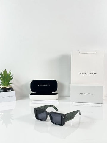 Marc Jacobs 1670 – Black & Green Edition G