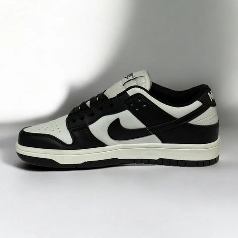 Dunk Low Panda Edition