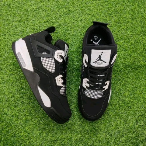 Retro 4 "Black White" Sneakers – A Edition