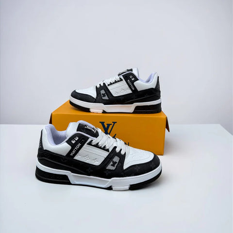 Trainer 1 Black & White Edition